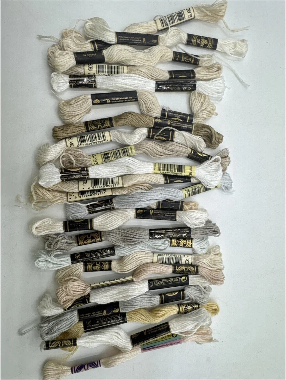 Huge Lot Over 600+ DMC EMBROIDERY FLOSS Skeins Assorted Colors, Case, Cards
